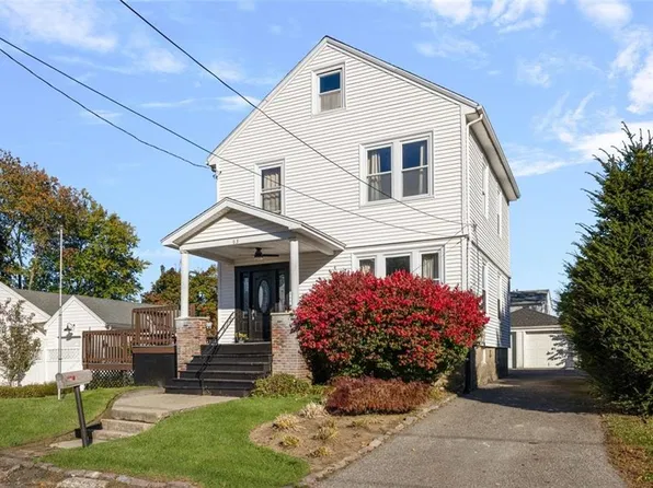 63 Peckham Ave, North Providence, RI 02908