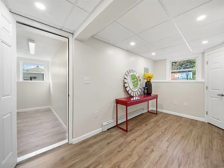 221 Totten Pond Rd — Photo 22