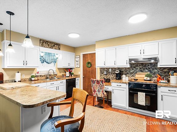 5th image of 901 Abilene Dr W