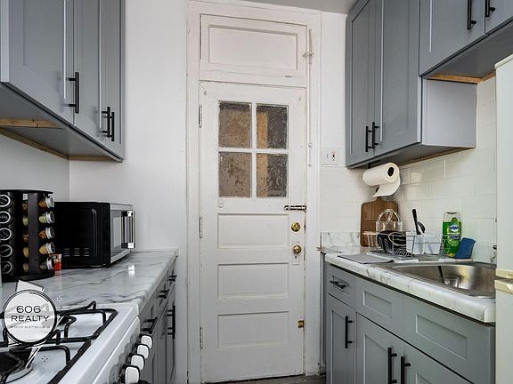 2nd image of 2801 W Lunt Ave #2805-E2
