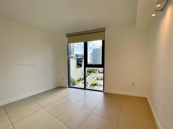 3rd image of 31 SE 6th St APT 1101