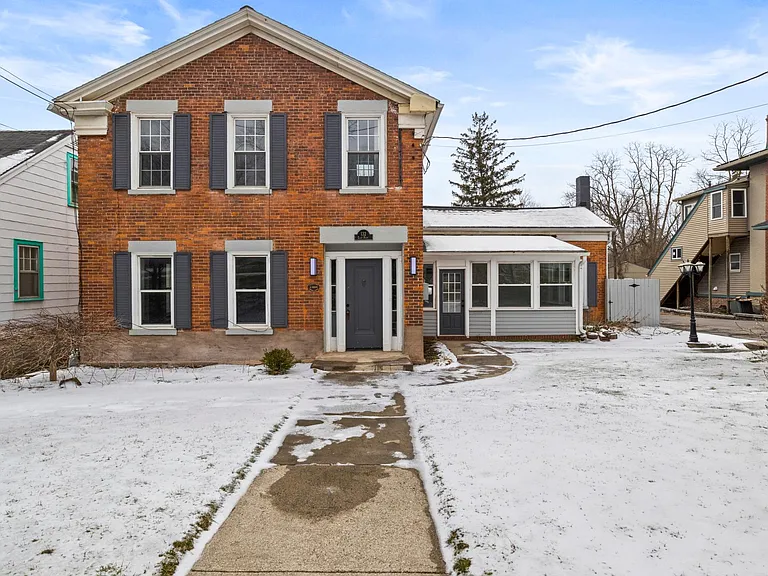 132 E Main St #STUDIO — Photo 14