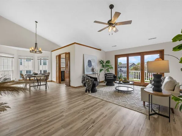 3460 Willowridge Rd Unit D, Marion, IA 52302
