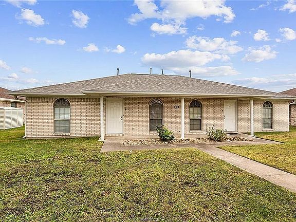 2nd image of 902 Camellia Ct