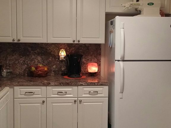 5th image of 602 SW Natura Blvd APT A