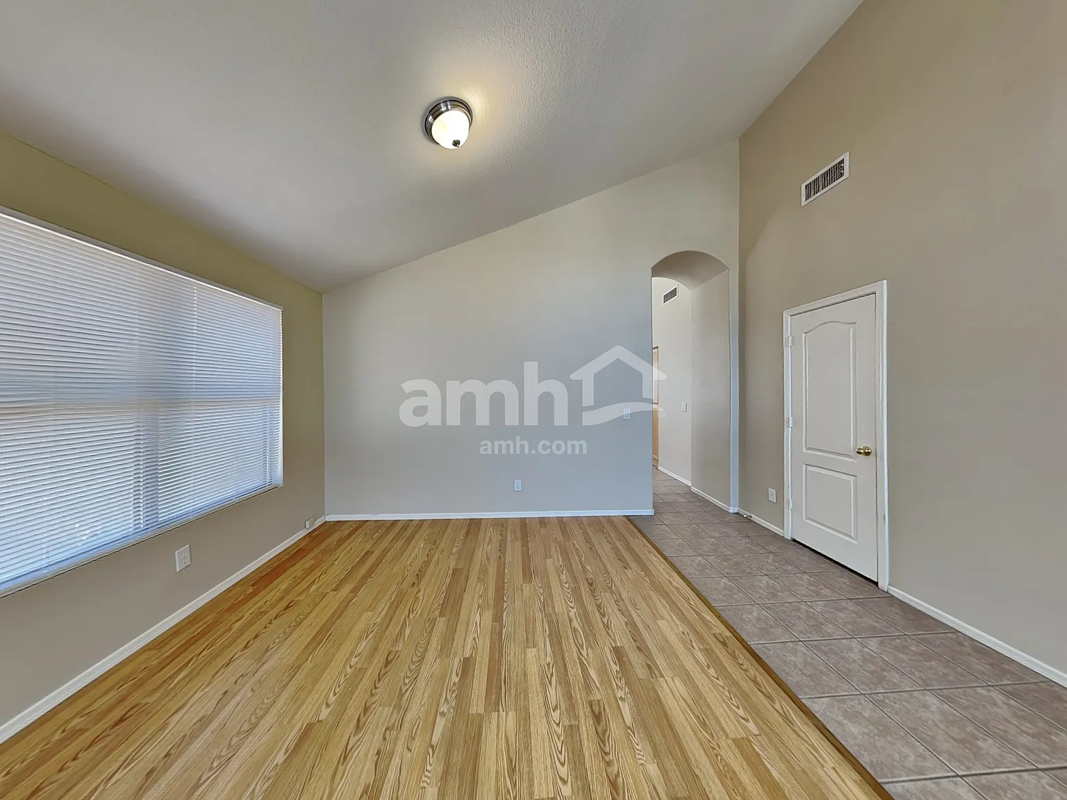 3 bed, 2.0 bath, 1667 sqft, $2,040 — Photo 4