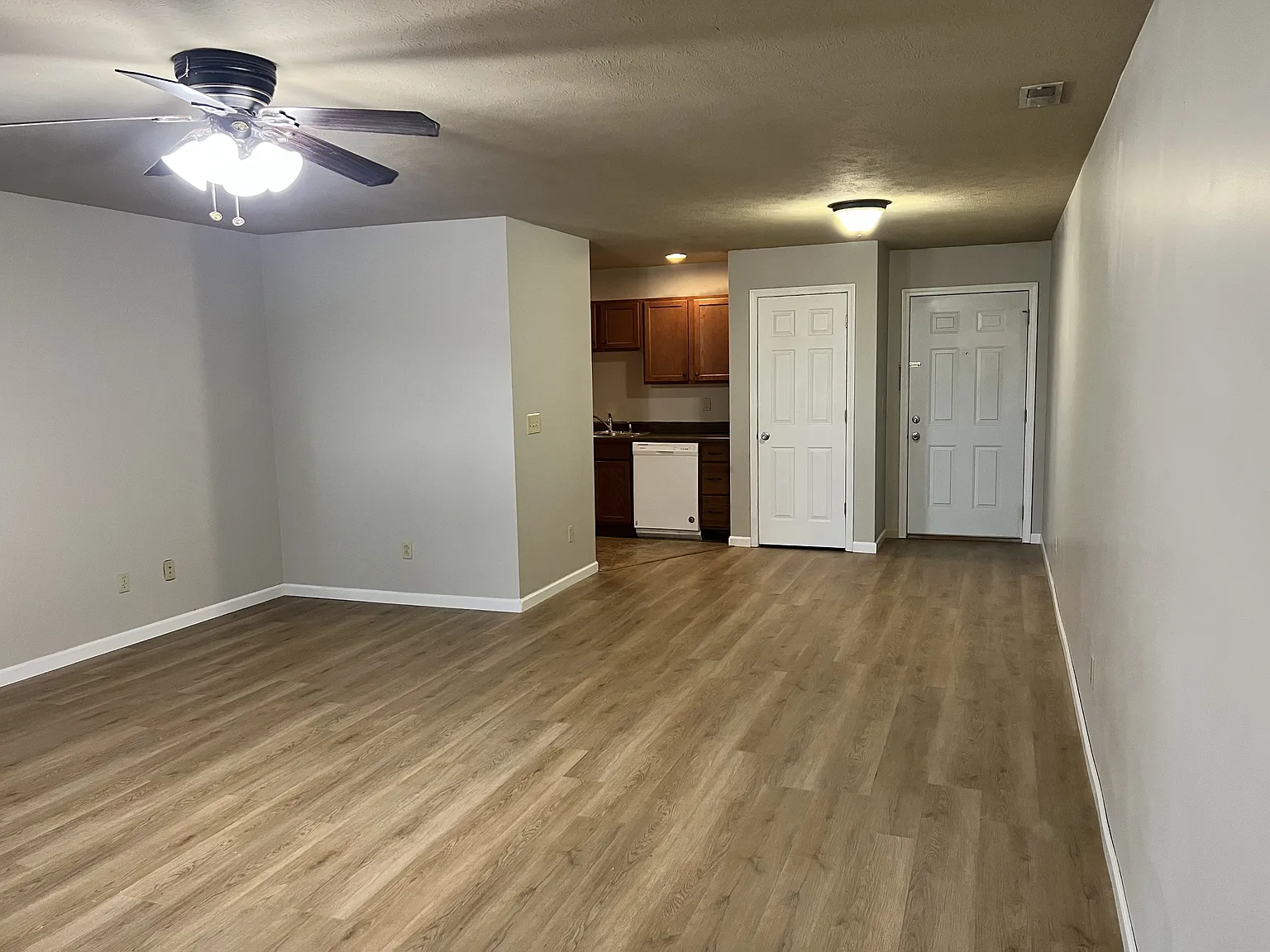 1931 Woods Road - 1B — Photo 2