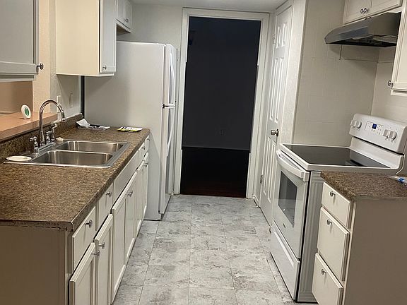 5th image of 3201 Nevada Dr