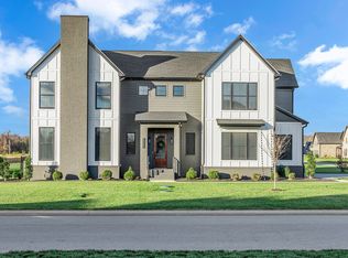 3702 Carriage Dr, Murfreesboro, TN 37128