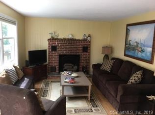 75 Hillcrest Rd, Niantic, CT 06357