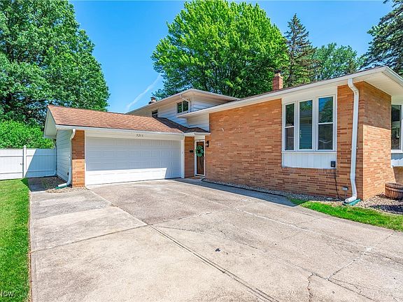 2nd image of 5211 Hampton Dr