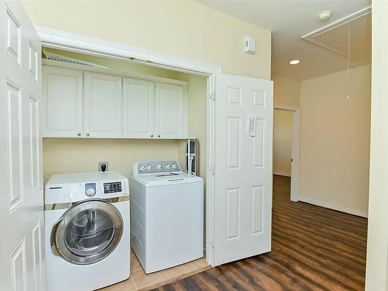 802 Garden Trace Ln — Photo 9
