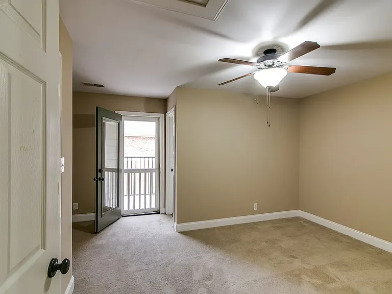 605 Anderson Dr — Photo 8