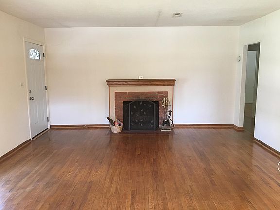 3rd image of 783 Grossmont Ave