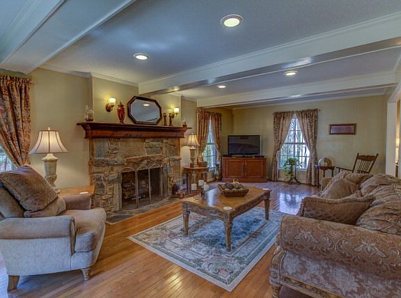 5th image of 153 Stonybrook Ct