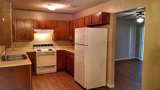 2nd image of 1625 N Main St APT D