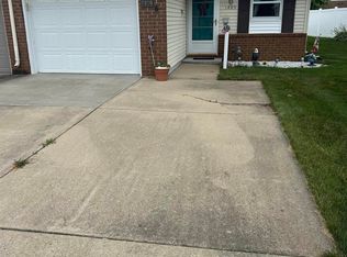 1409 Berkley Cir, Mishawaka, IN