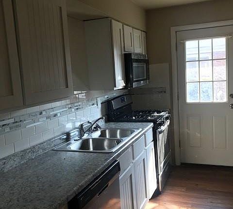 3rd image of 10067 Livingston Ave