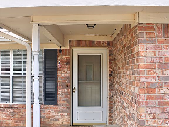 4th image of 121 Ridgecrest Dr