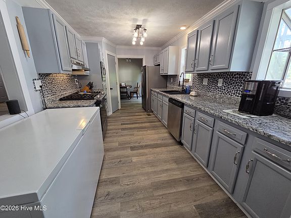 5th image of 5841 Crestline Road