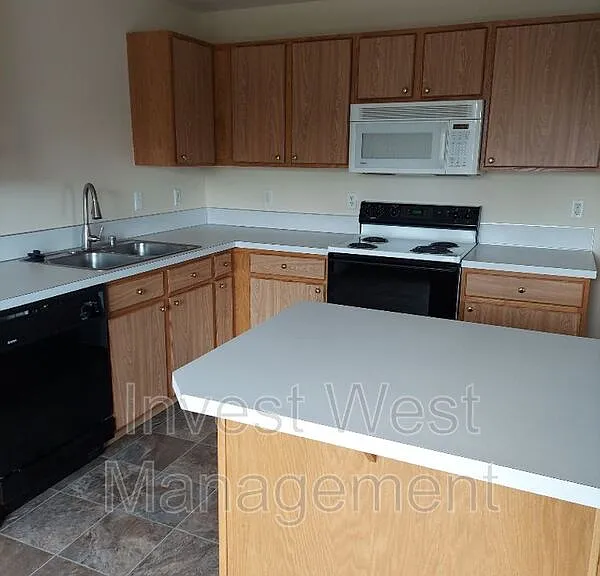 1718 SE 11th Ave #302 — Photo 5