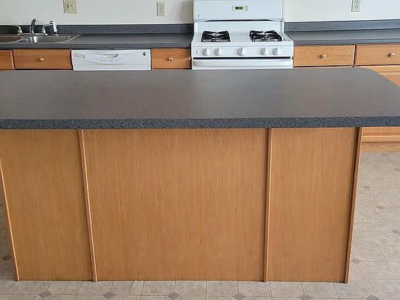 4th image of 170 Bradford St #2S