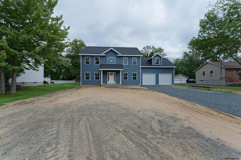 4th image of 17 KALLEN Avenue