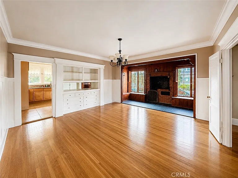 103 S Ardmore Ave — Photo 9