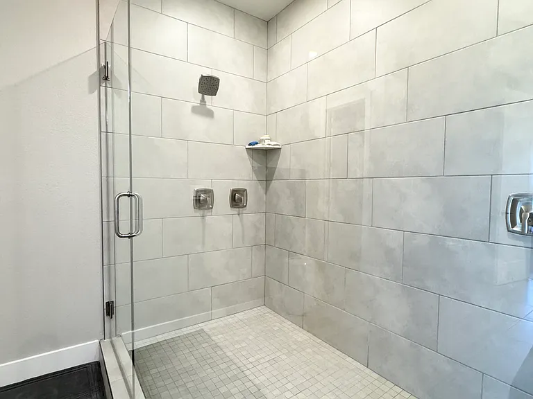 1628 Huntley Trl — Photo 27