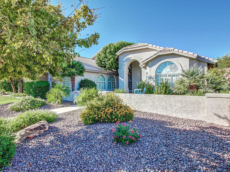 1st image of 3002 E Winchcomb Dr
