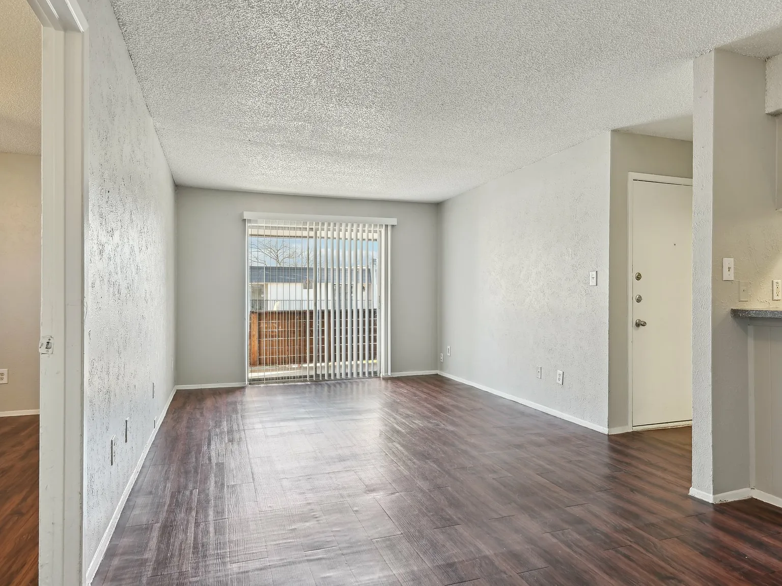 Rock Island Apartments — Photo 4