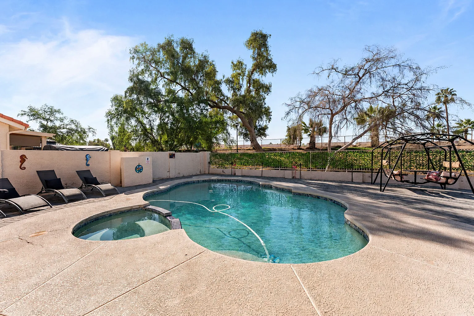 4 bed, 2257 sqft, $4,350 — Photo 2