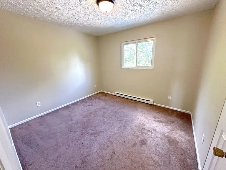 180 Manor Dr — Photo 9