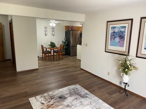 6850 W Kathleen Ct, Franklin, WI