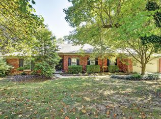 2401 Tuckaho Rd, Indian Hills, KY 40207