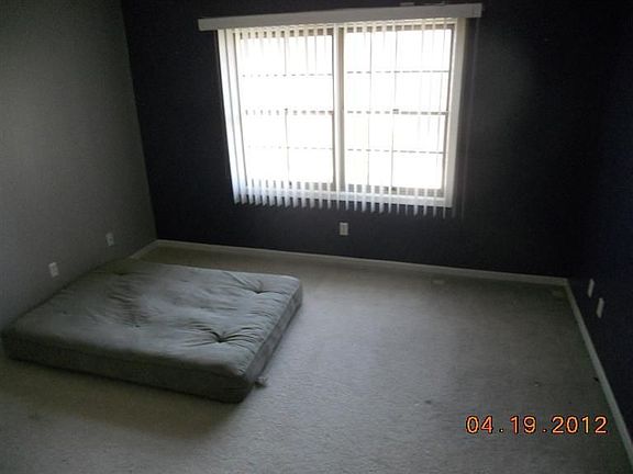 3rd image of 9815 Wildwood Ct APT 2D