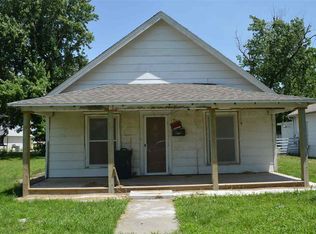 416 N 8th St, Herington, KS 67449