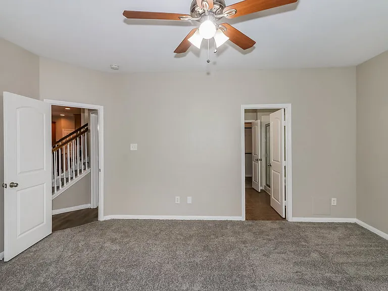 6015 Starbrook Creek Dr — Photo 10