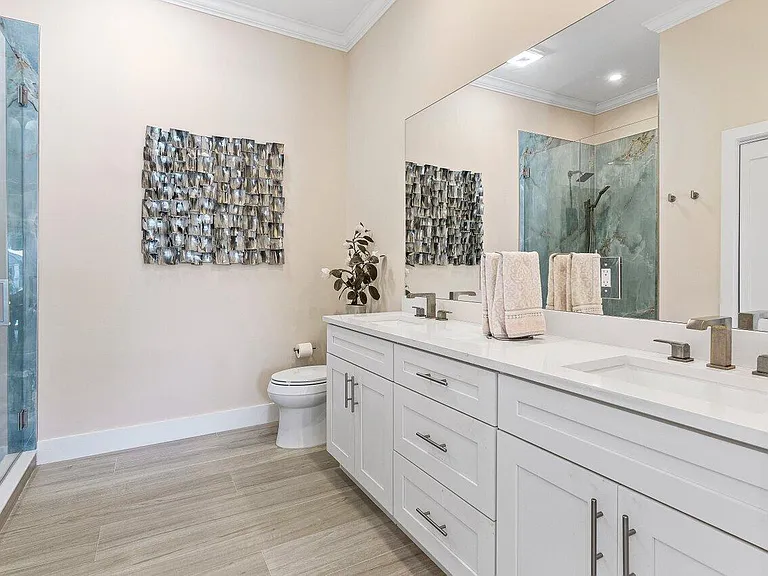 1008 SE 10th Ct — Photo 26