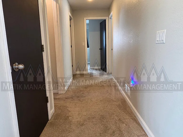 4287 Trumpeter Dr SE — Photo 40