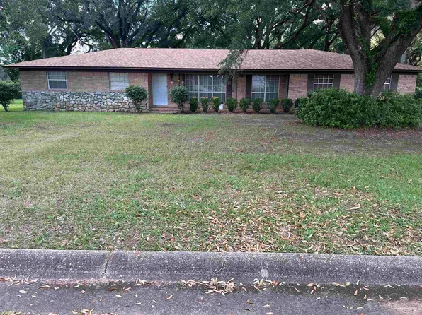 5992 Moss Ln, Pensacola, FL 32505