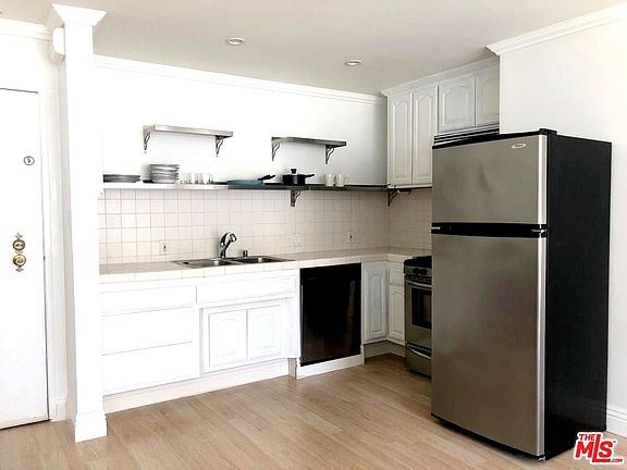 4th image of 101 California Ave Unit 303