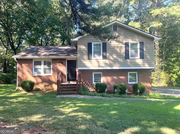 140 Triple Crown Ln, Ellenwood, GA 30294