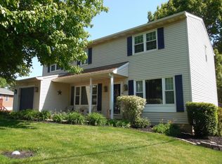 2588 Valley Dr, Lancaster, PA