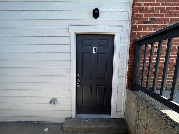 3rd image of 3414 W 7th St #4