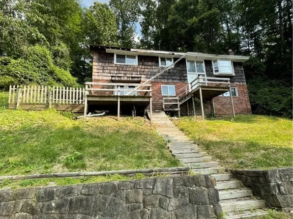 899 Alta Rd, Charleston, WV 25314