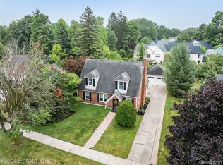609 N Michigan Ave, Howell, MI 48843