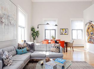 11 Willow St APT 4, Newport, RI 02840