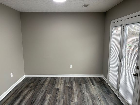 4th image of 1009 Blackwell Ct