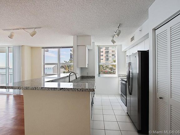 2nd image of 1115 Brickell Bay Dr #211